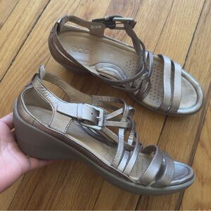 Ecco Metallic Pewter Strappy Sandals 39/8.5